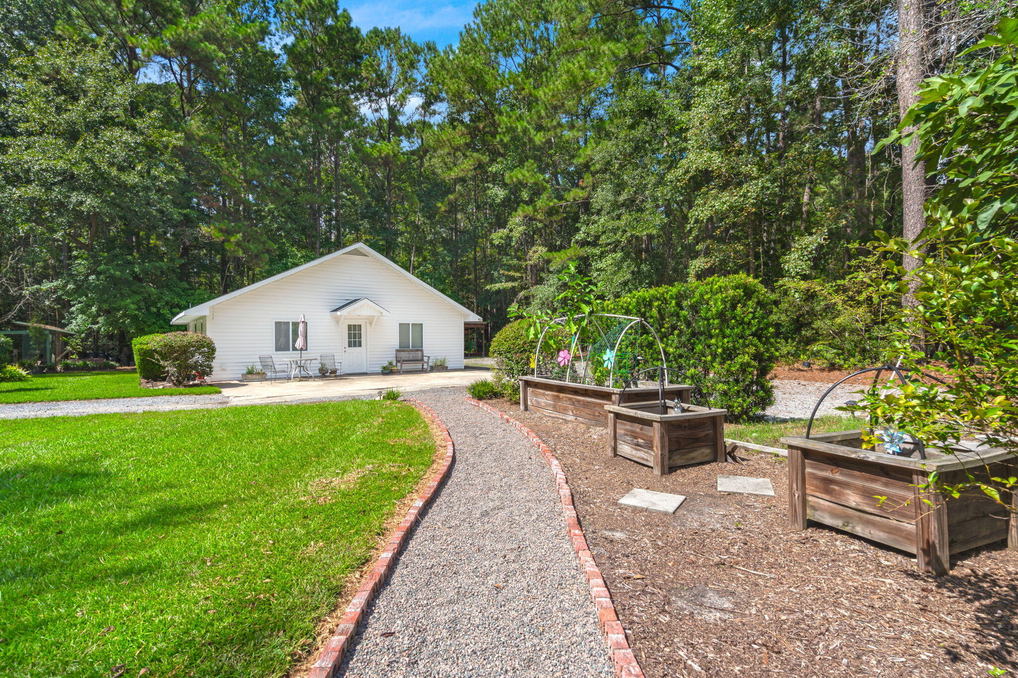 102 Caveson Drive