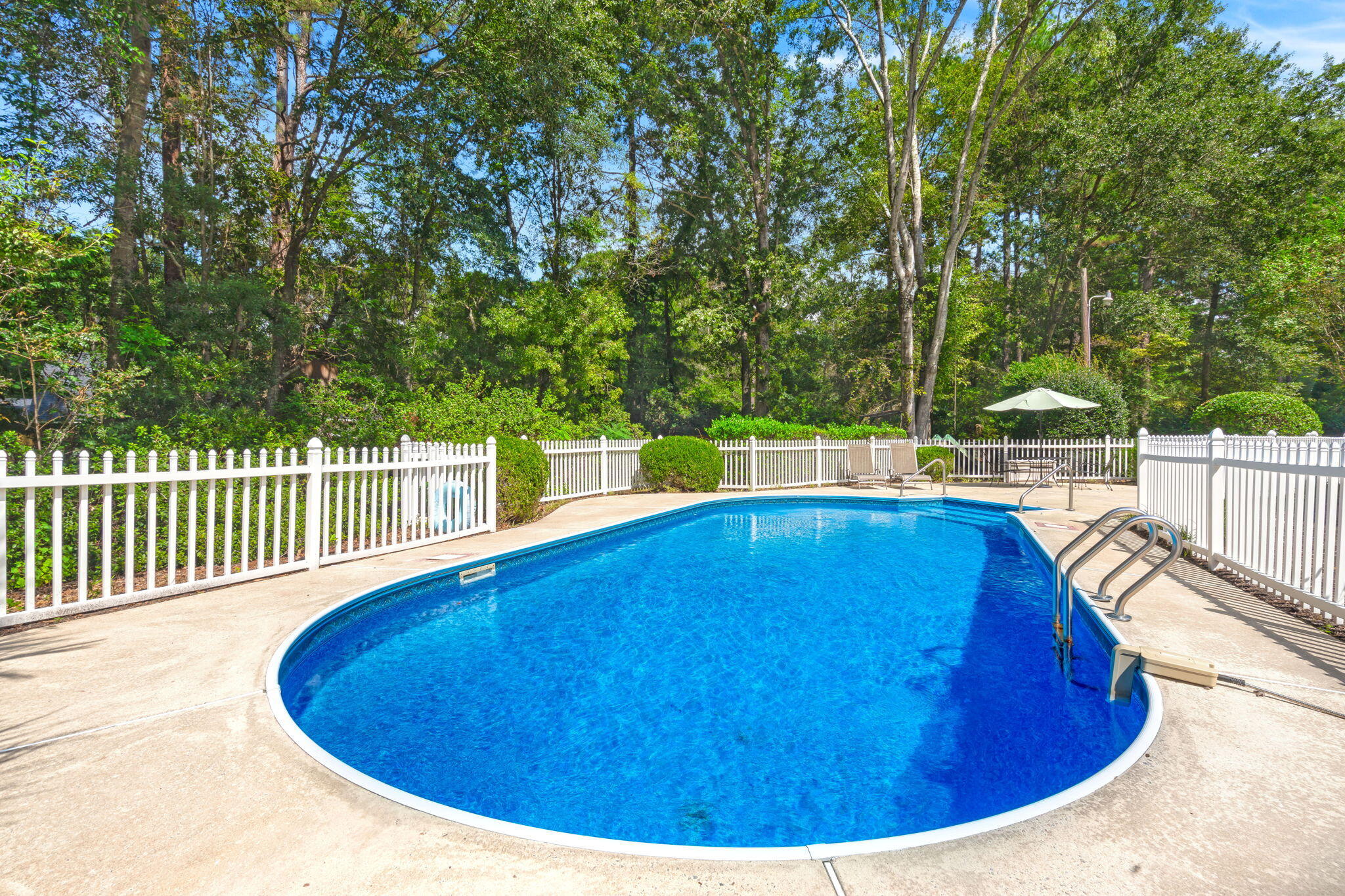 102 Caveson Drive