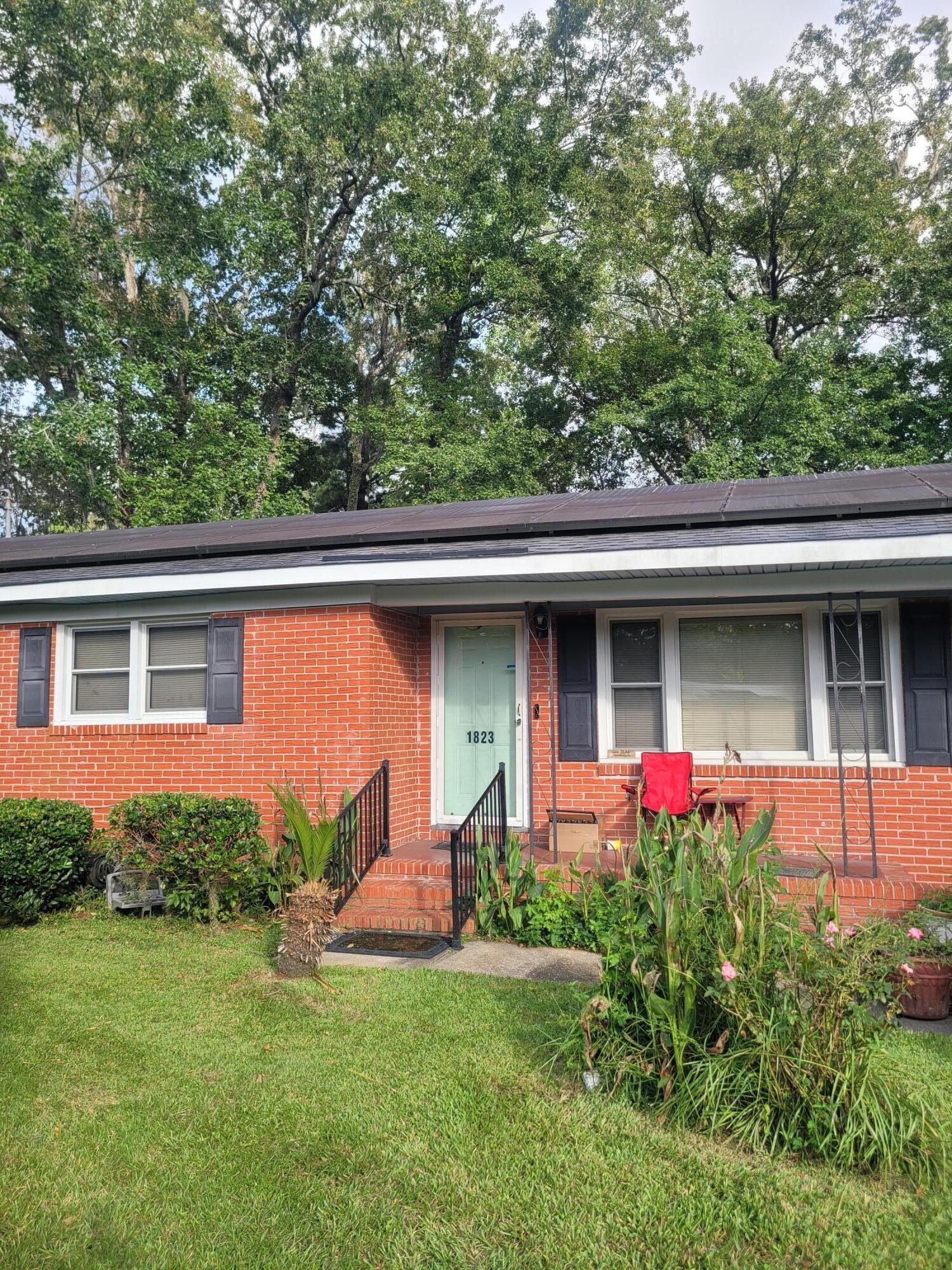 1823 Jaywood Circle