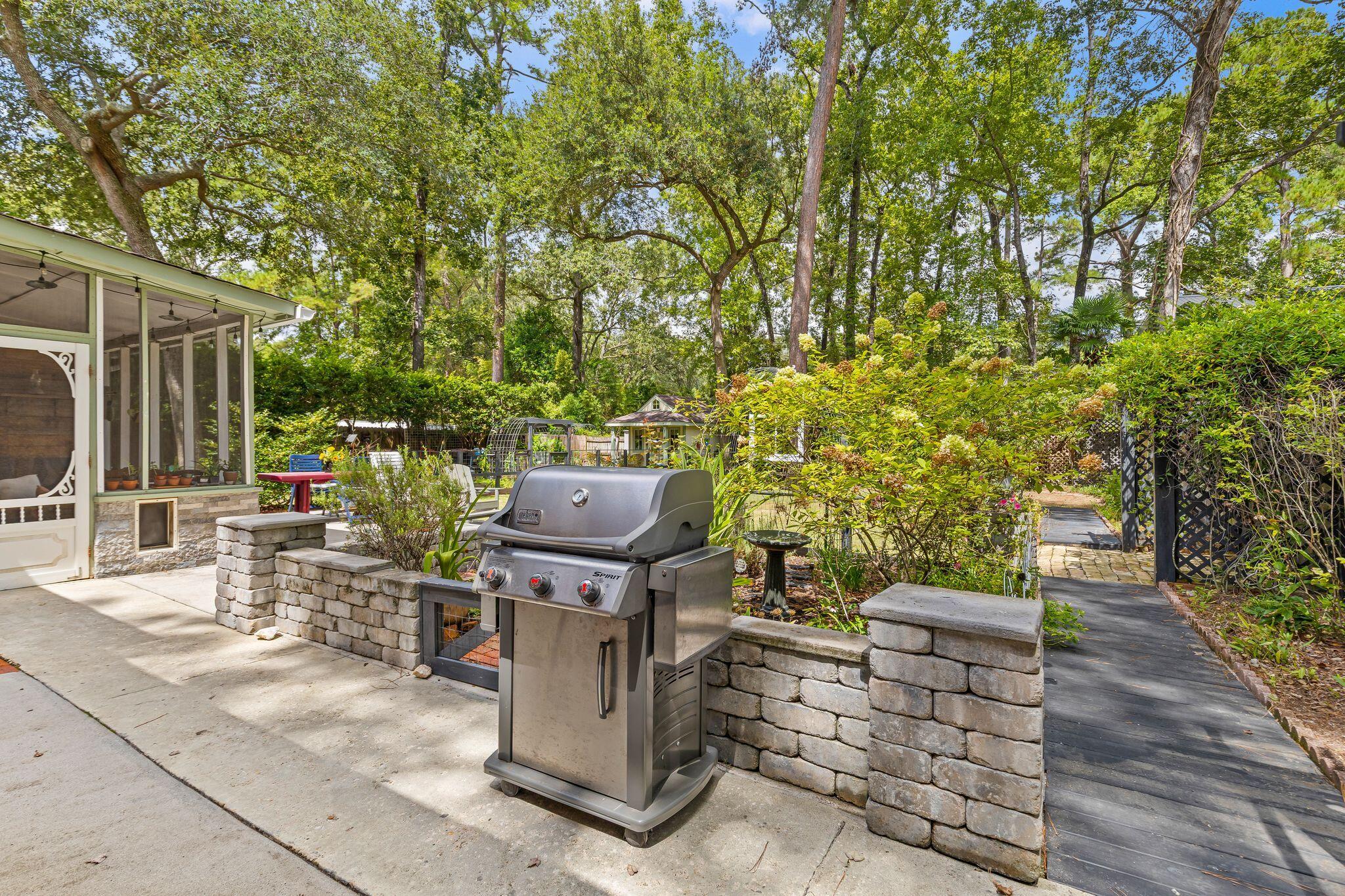 104 Sweetbriar Road