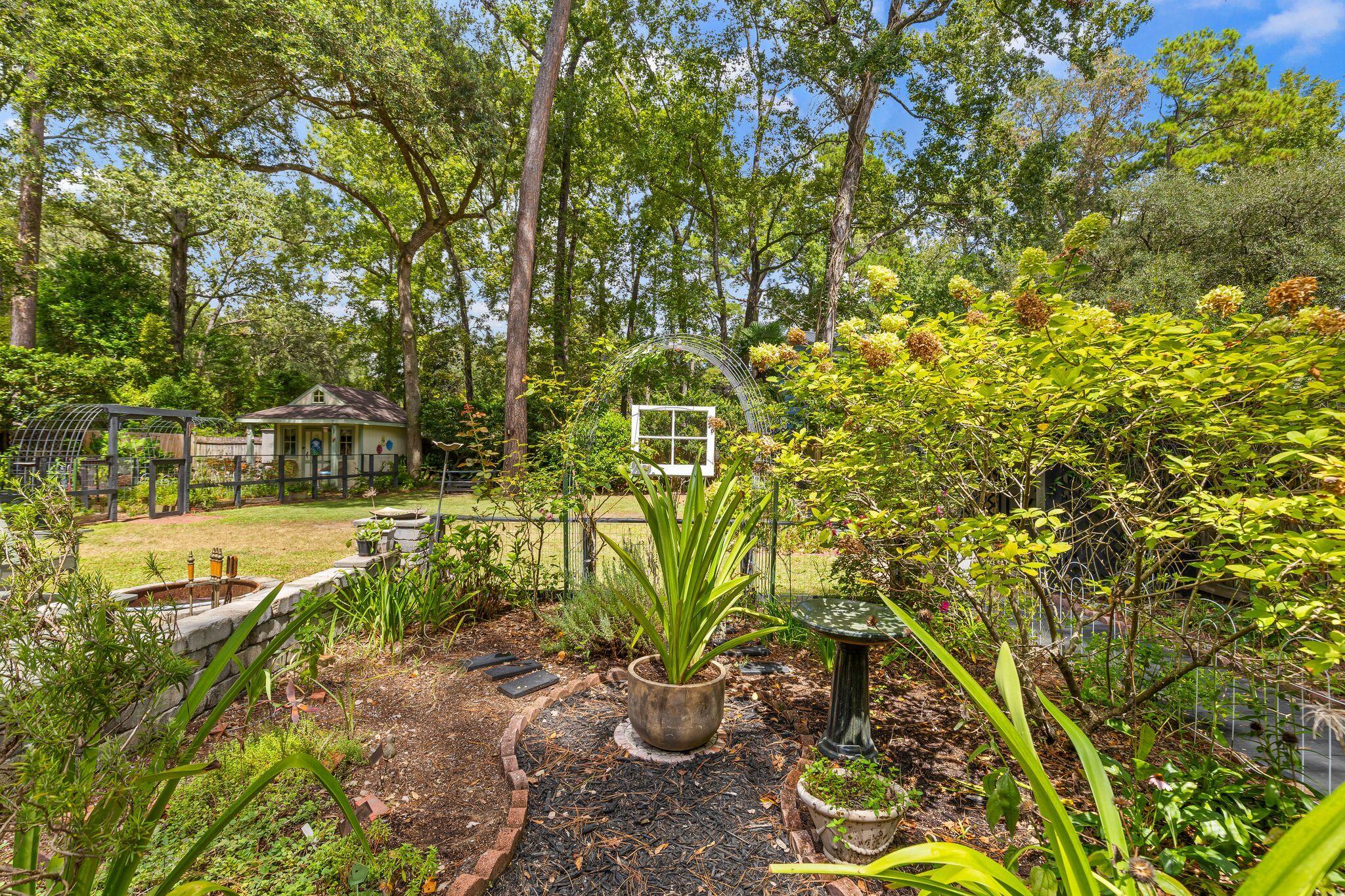 104 Sweetbriar Road