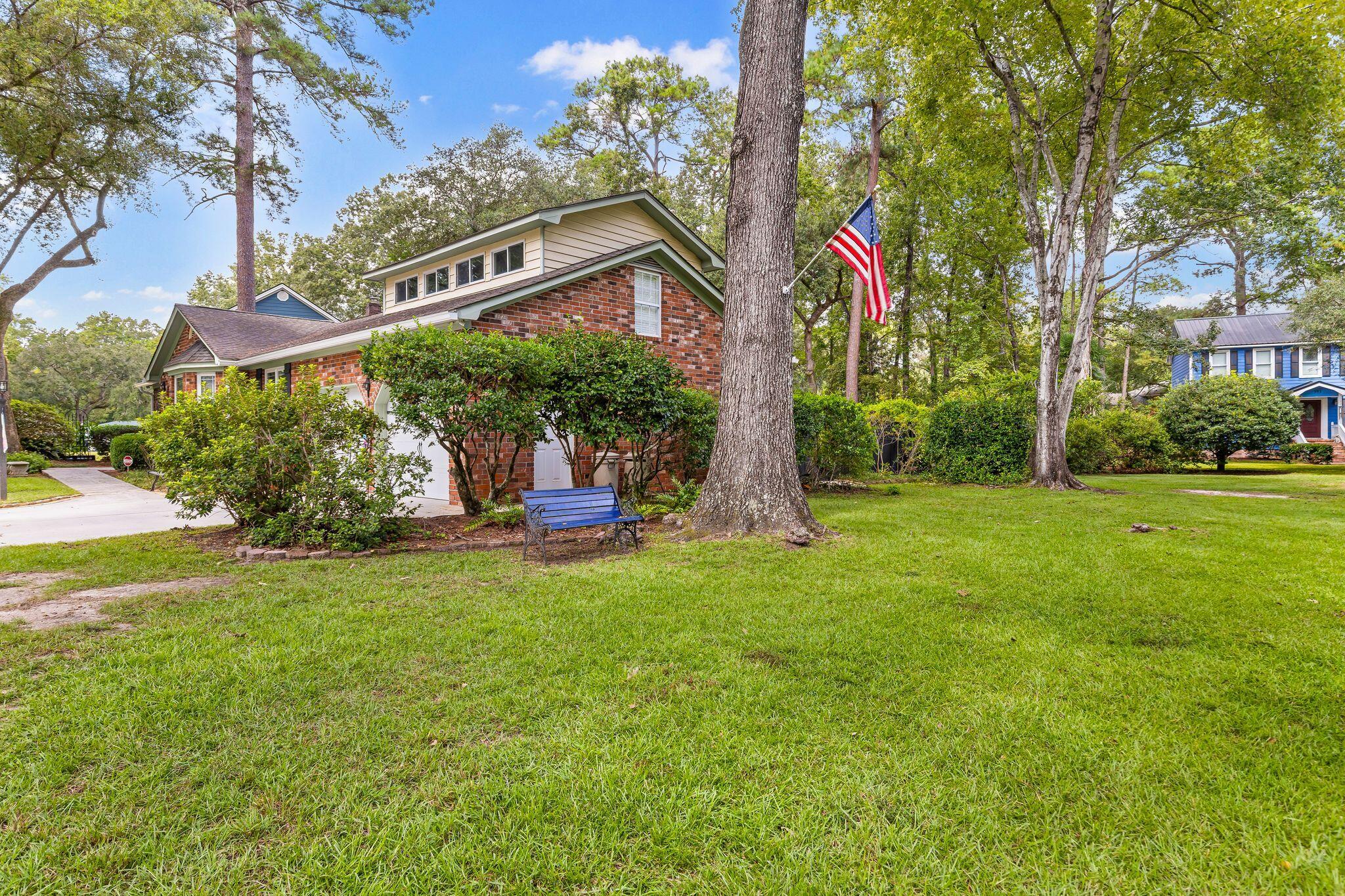 104 Sweetbriar Road