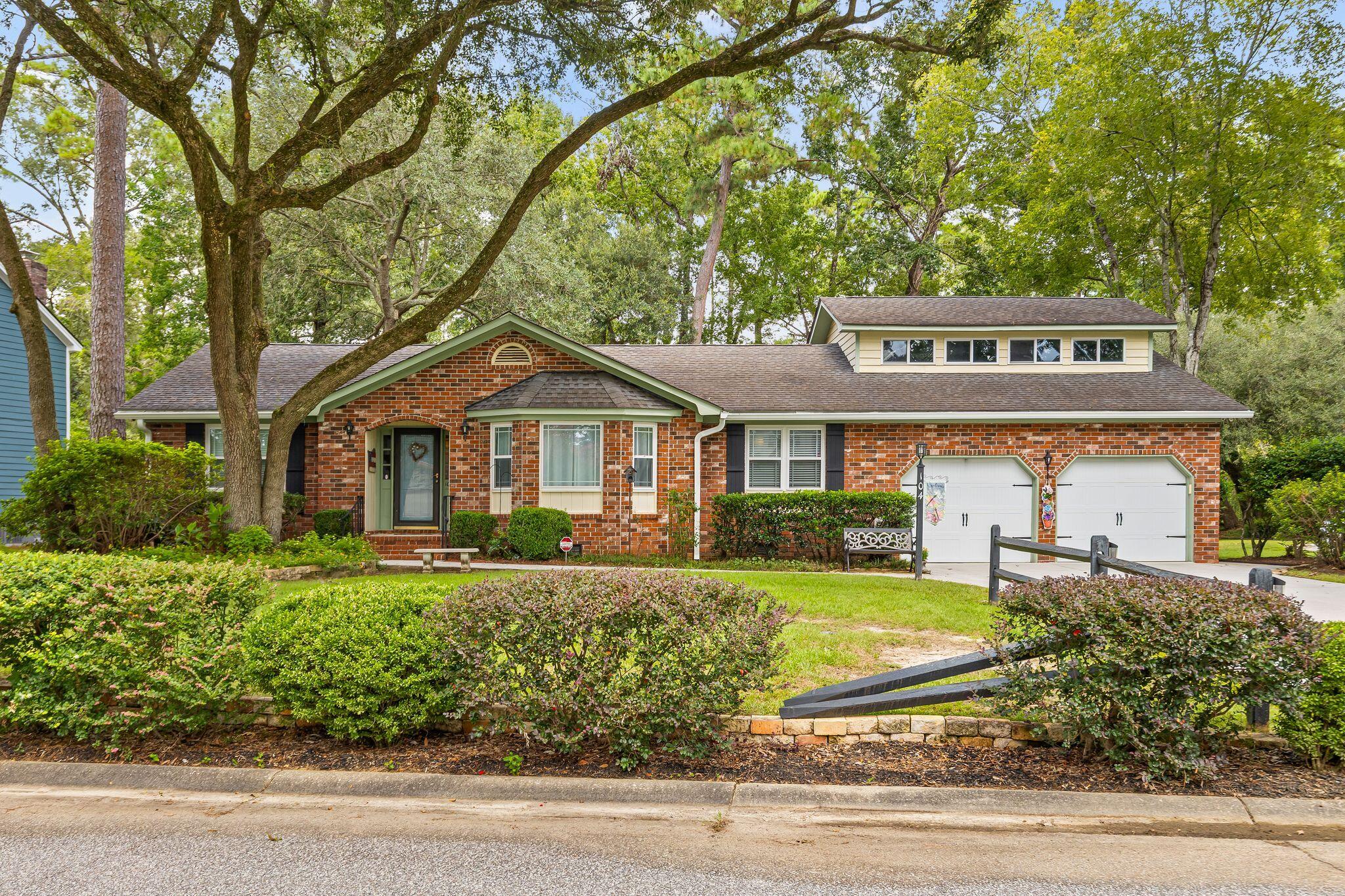 104 Sweetbriar Road