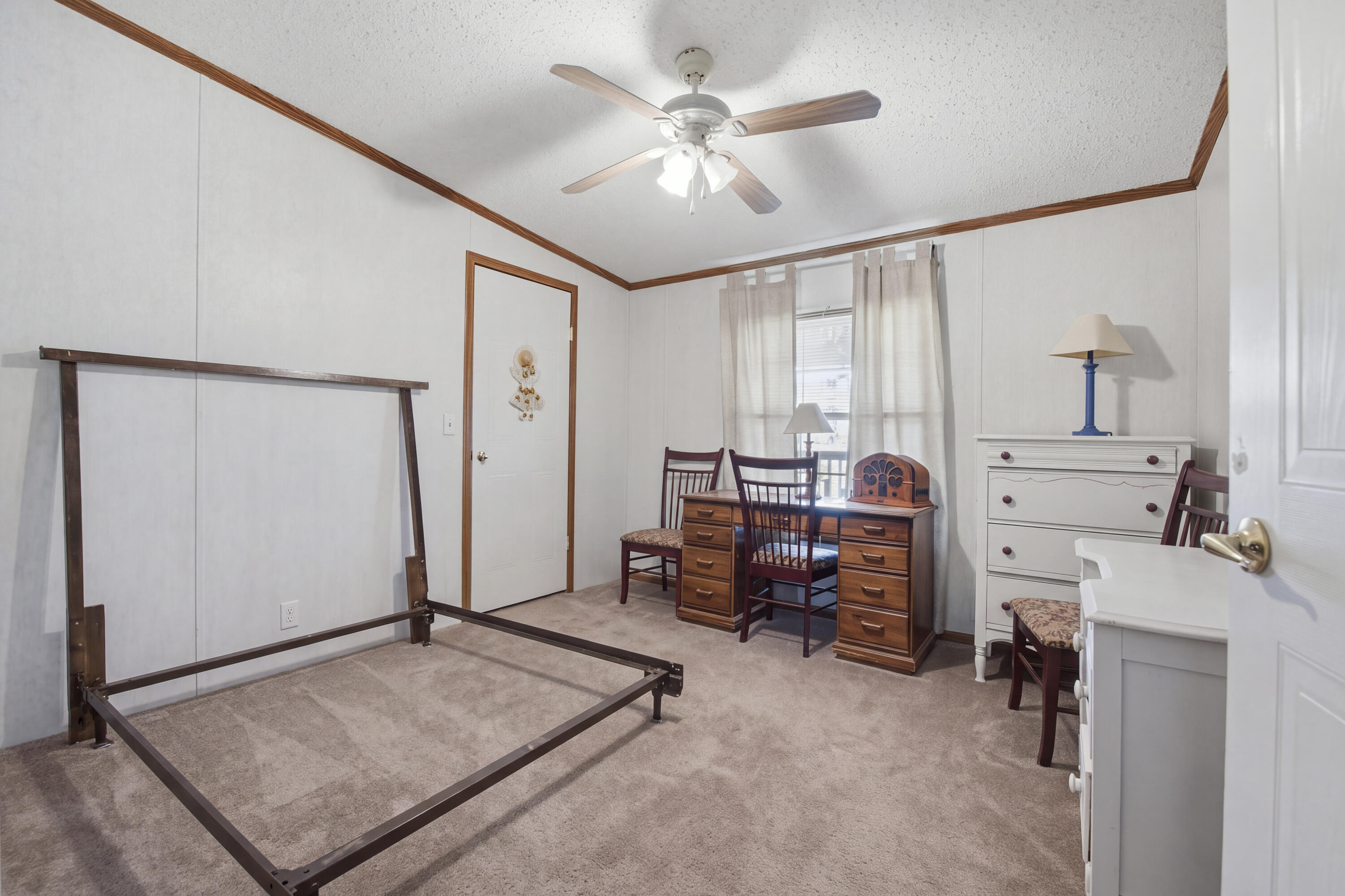 182 Hillcrest Drive