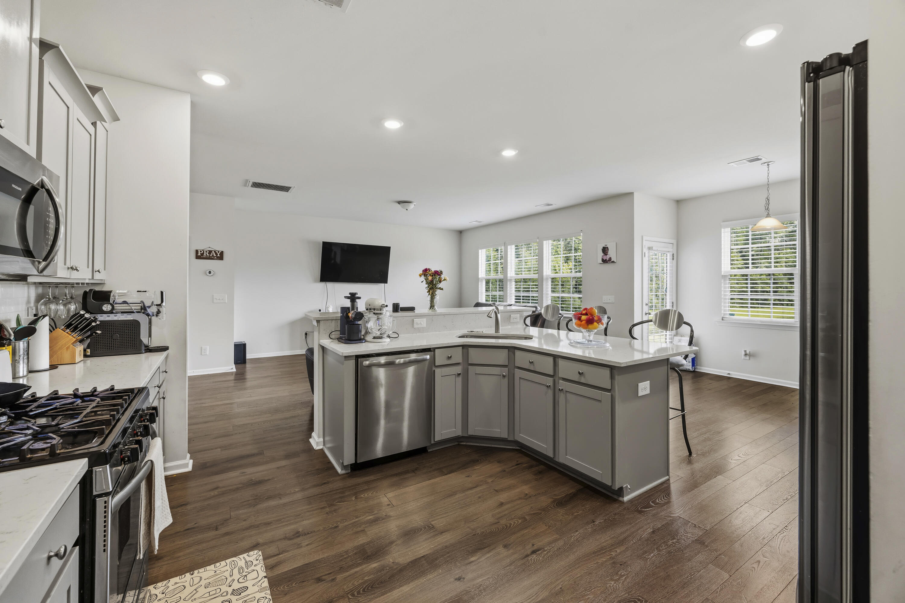 9904 Pin Cherry Court