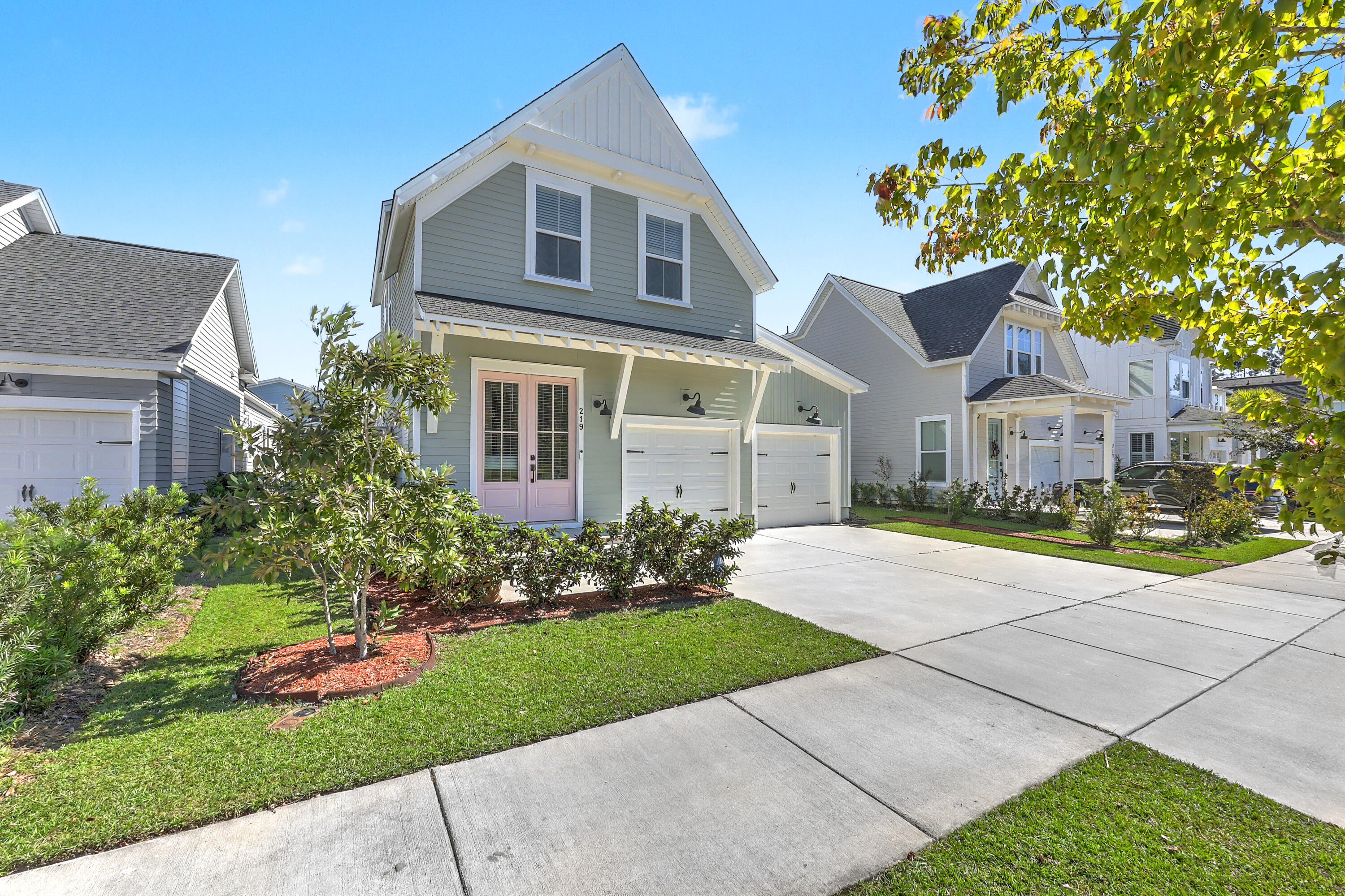 219 Clearblue Loop