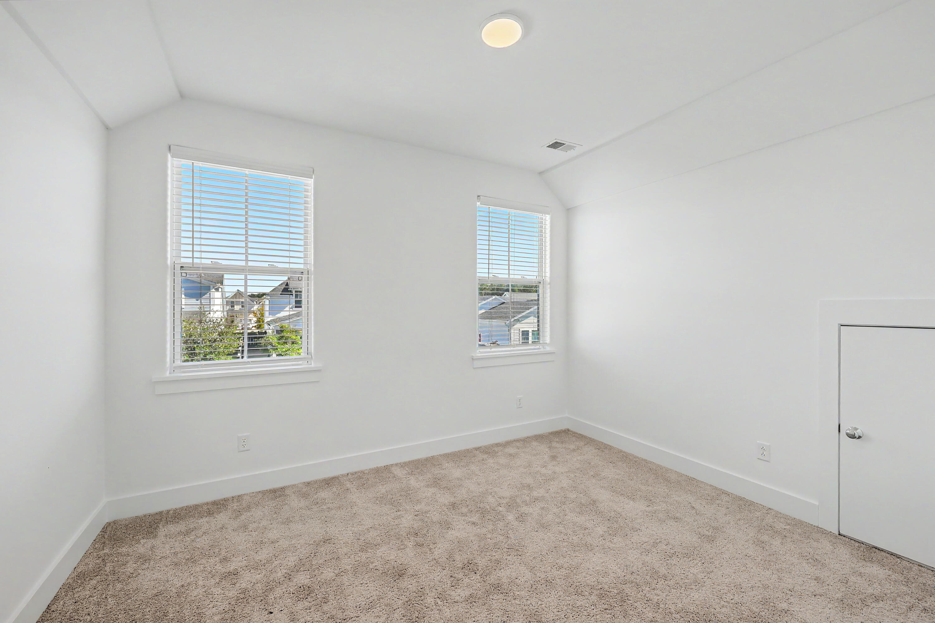 219 Clearblue Loop