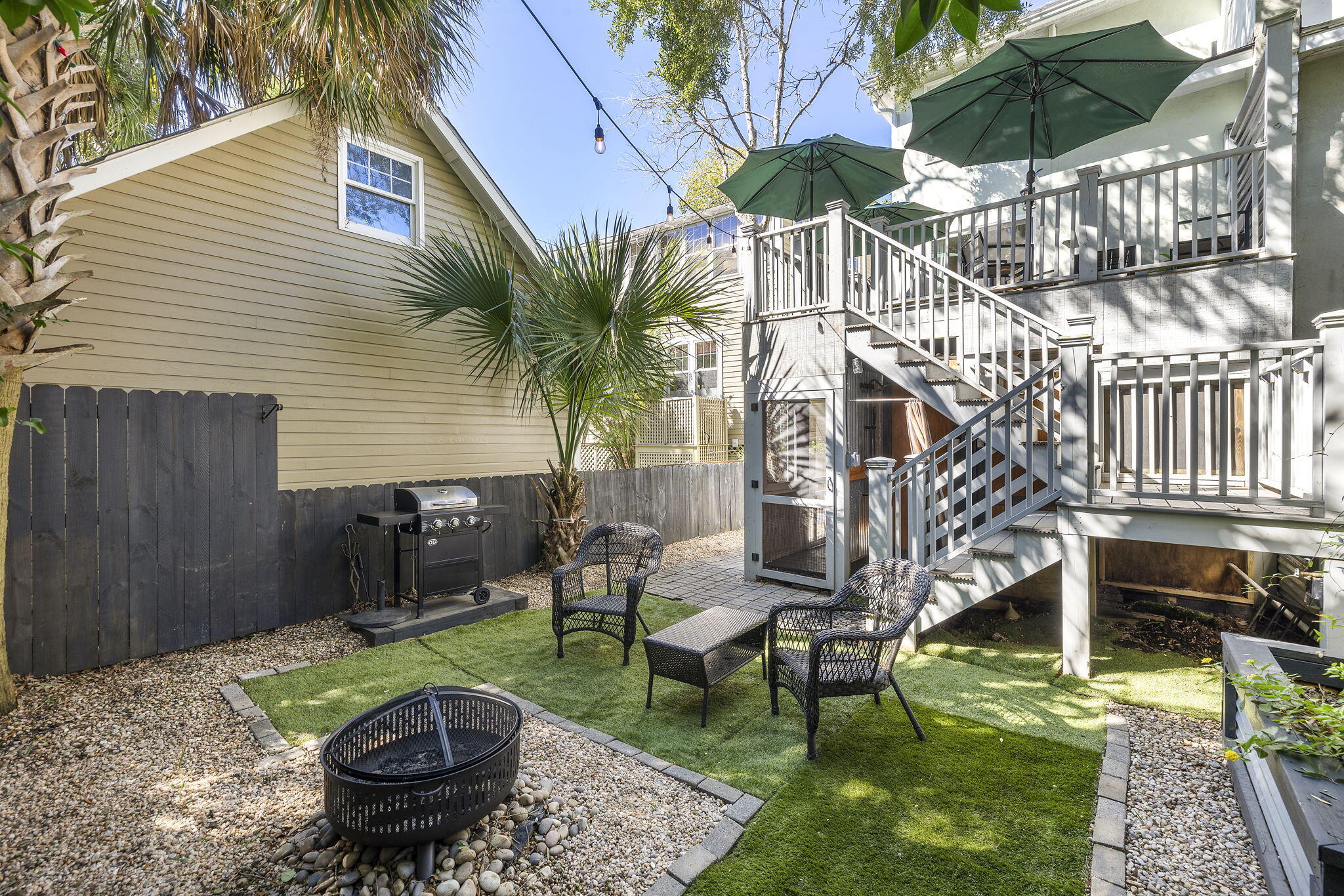 9 1/2 Halsey Street
