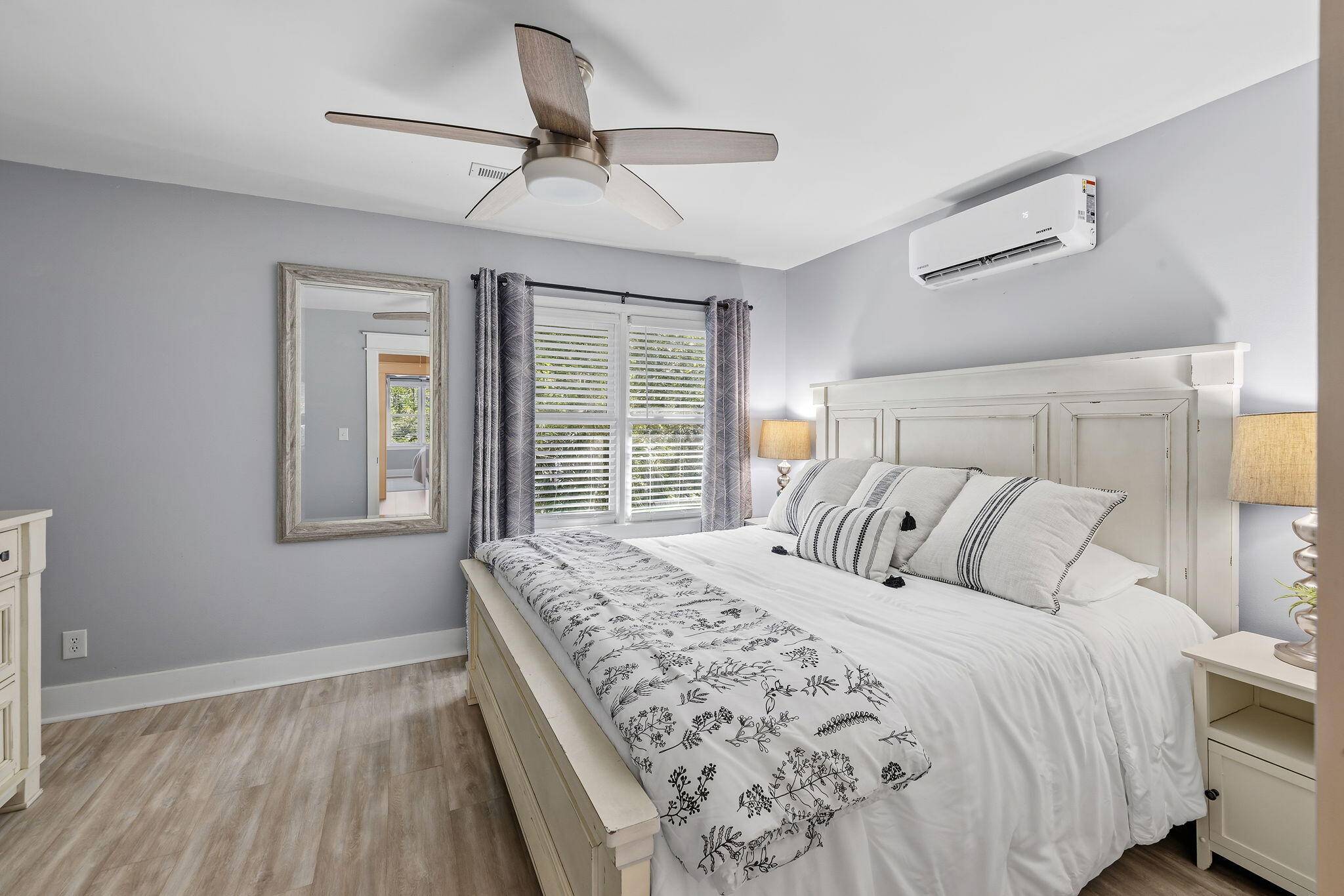 9 1/2 Halsey Street