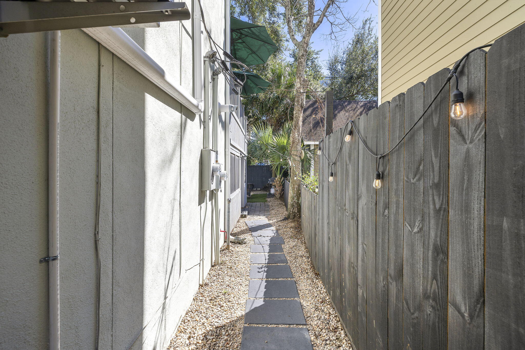 9 1/2 Halsey Street