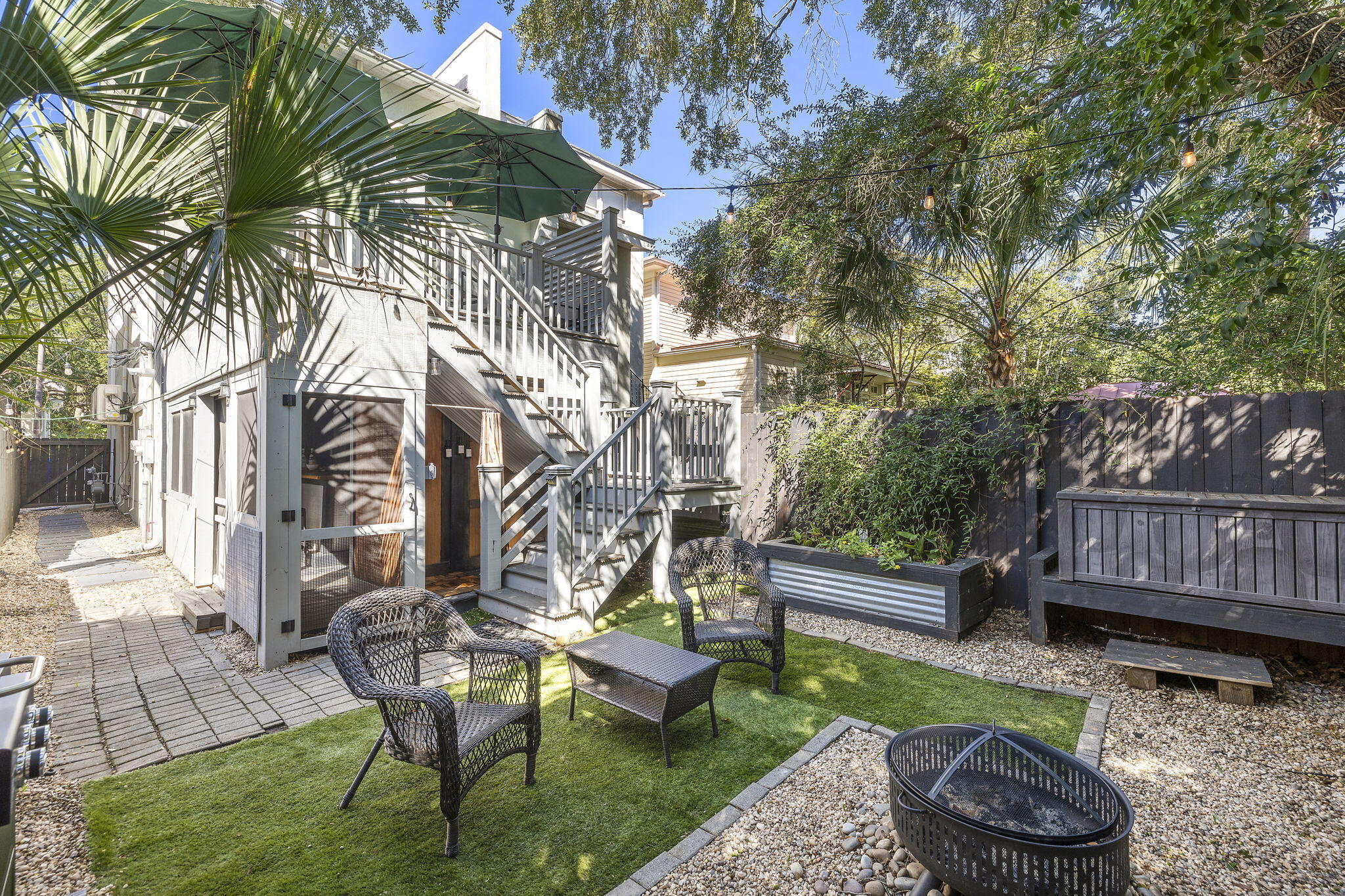 9 1/2 Halsey Street