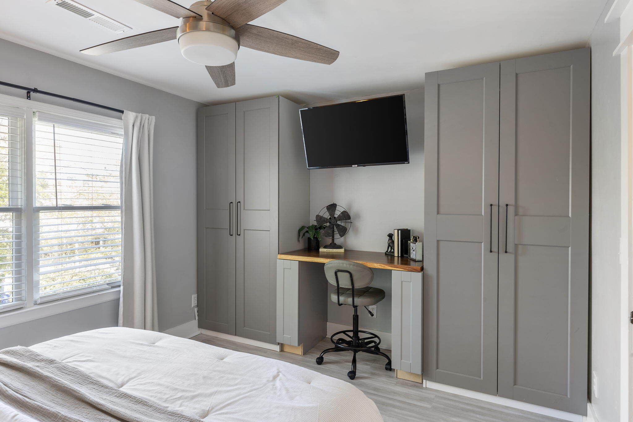 9 1/2 Halsey Street