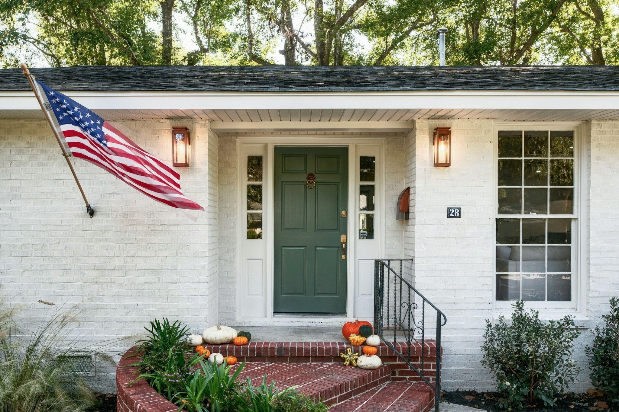 28 Farmfield Avenue