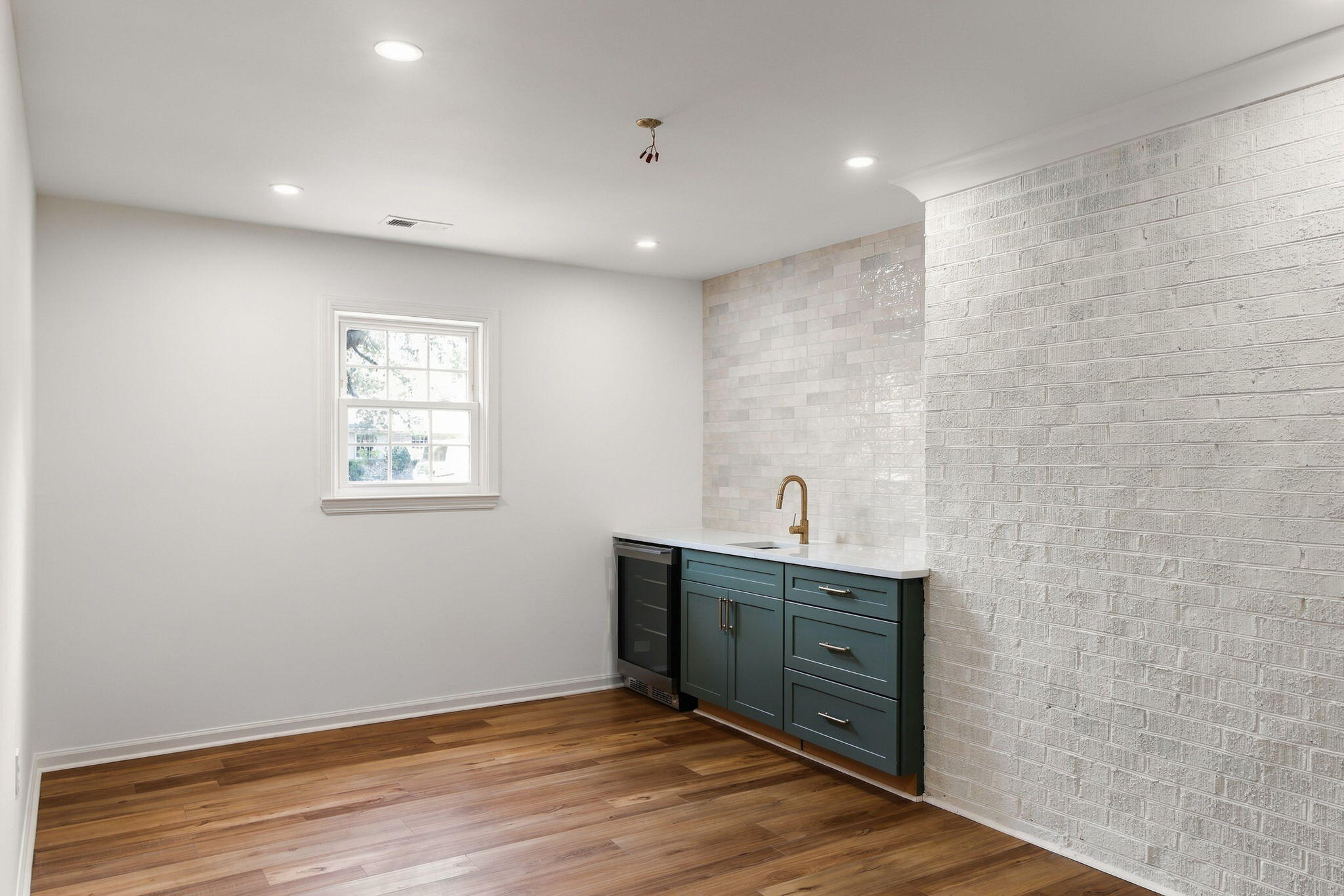 28 Farmfield Avenue