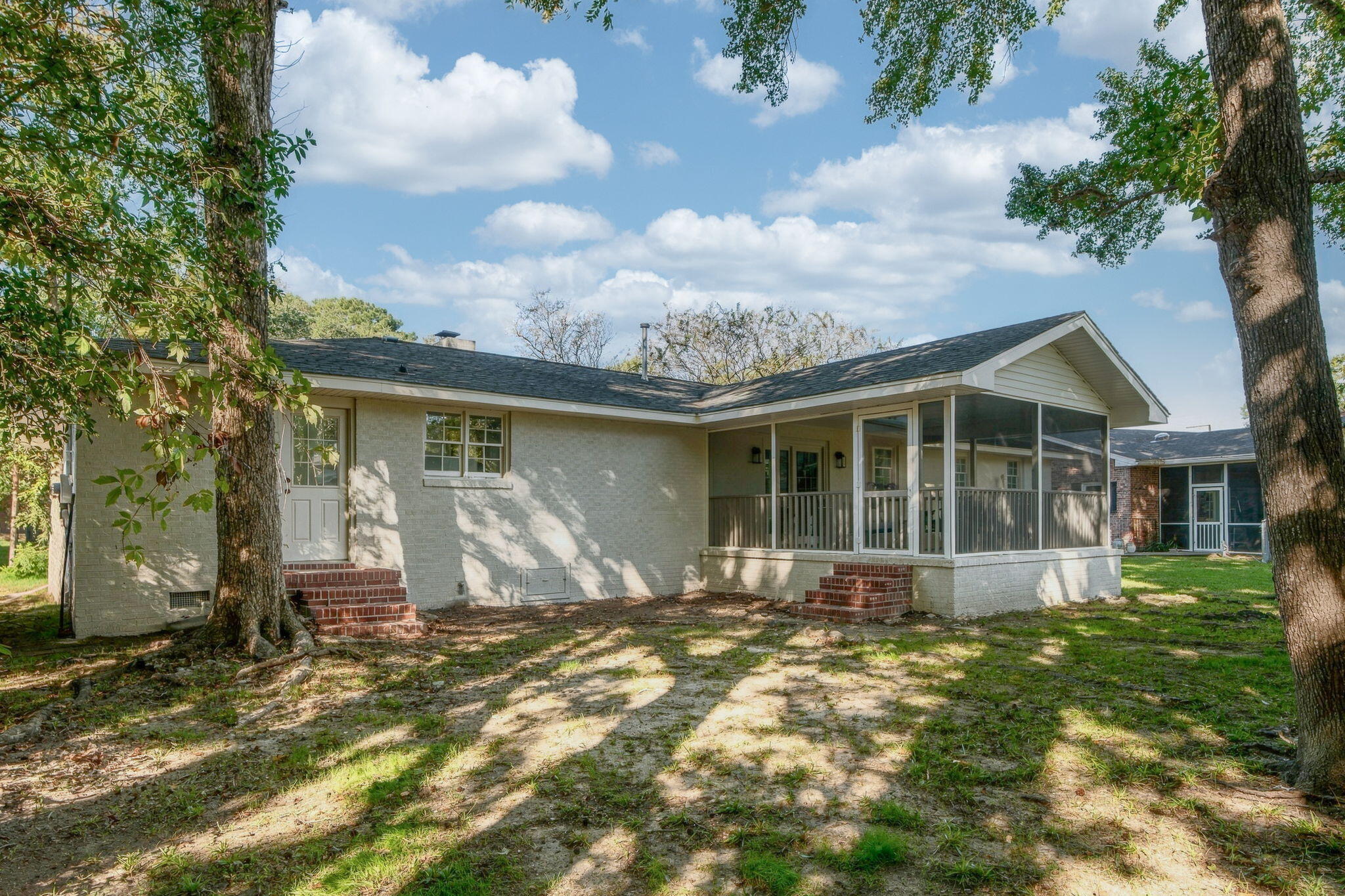 28 Farmfield Avenue