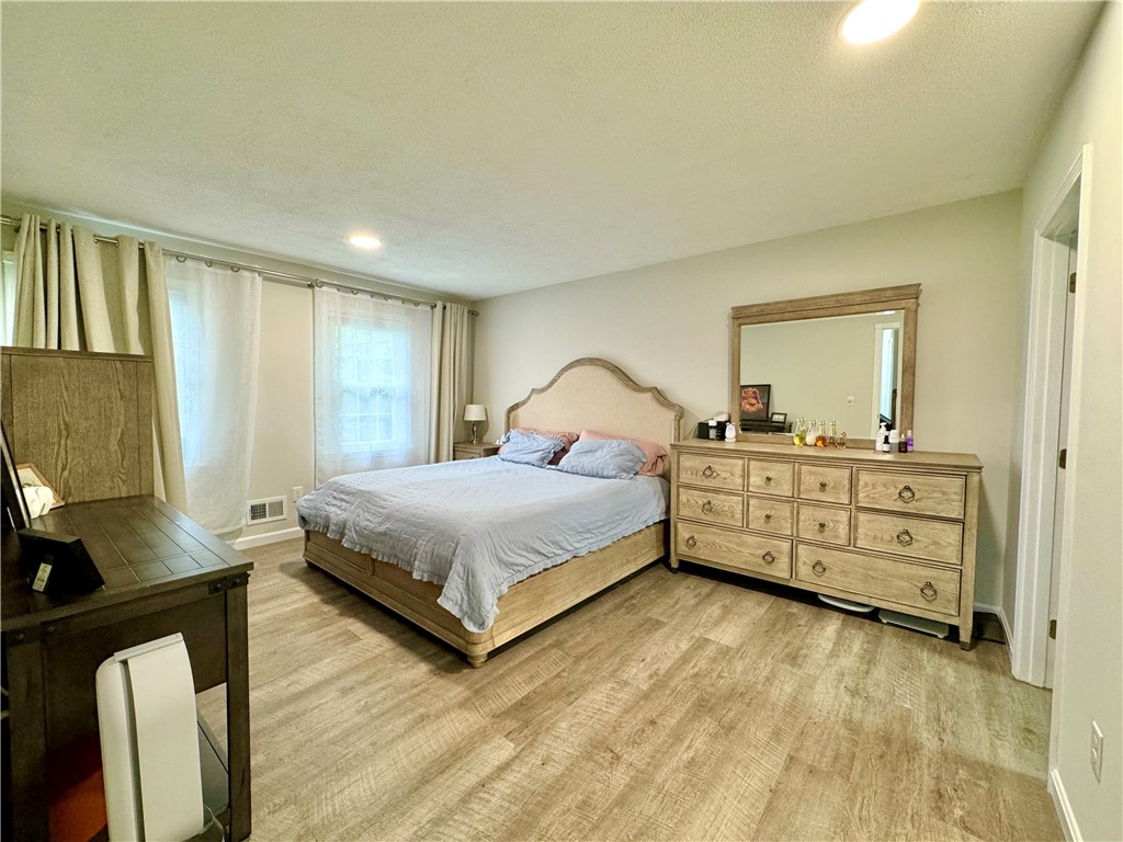 15 Wood Cove Drive