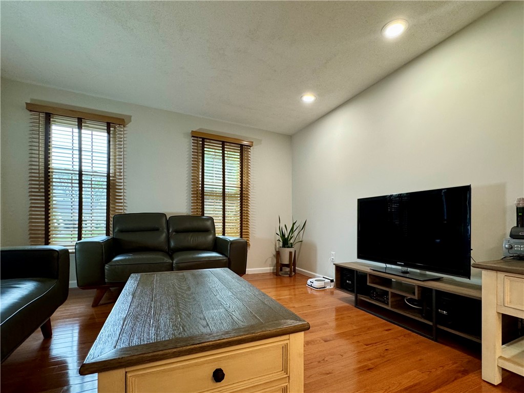 15 Wood Cove Drive