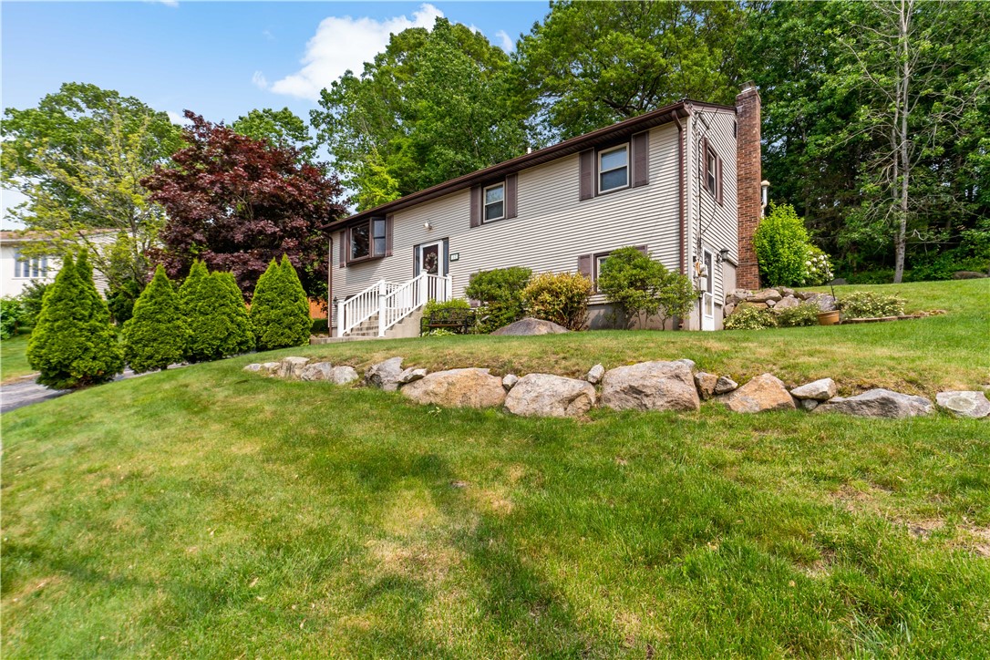 17 Carolyn Drive