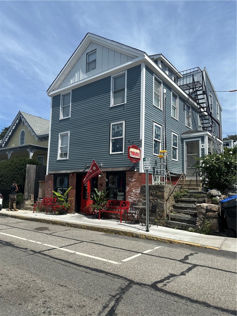 382 Spring Street 3