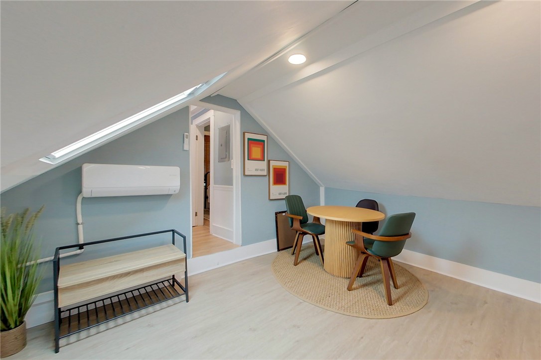 382 Spring Street 3