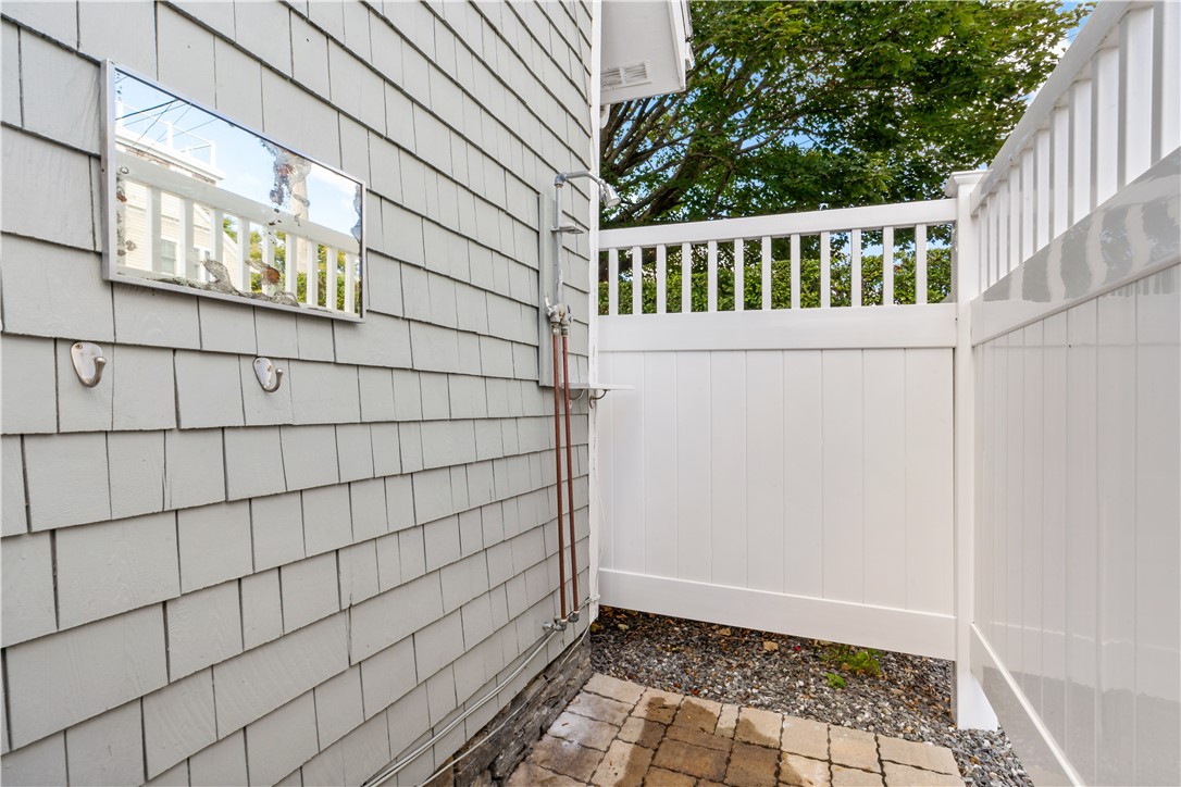 18 Warren Avenue