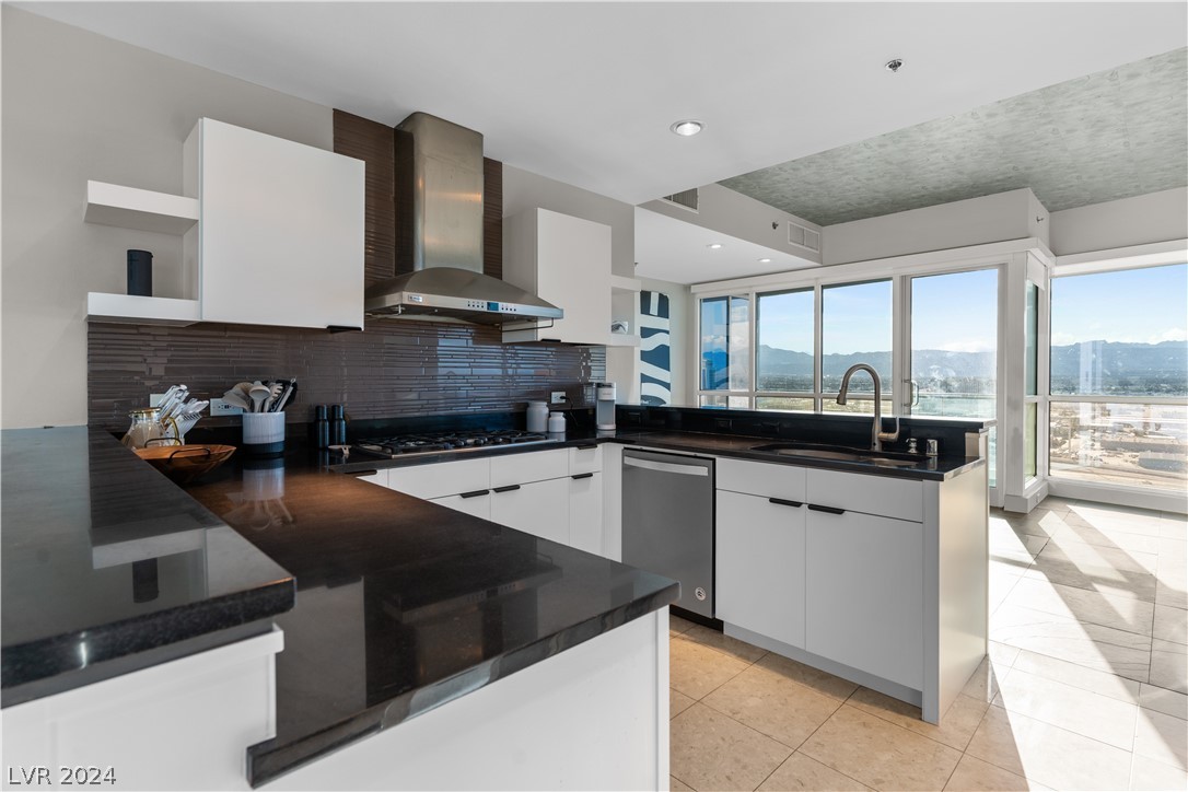 4575 Dean Martin Drive 2912