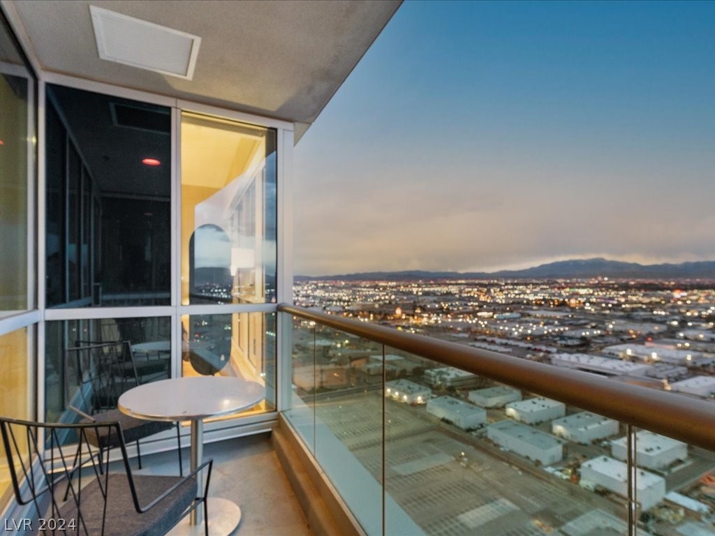 4575 Dean Martin Drive 2912