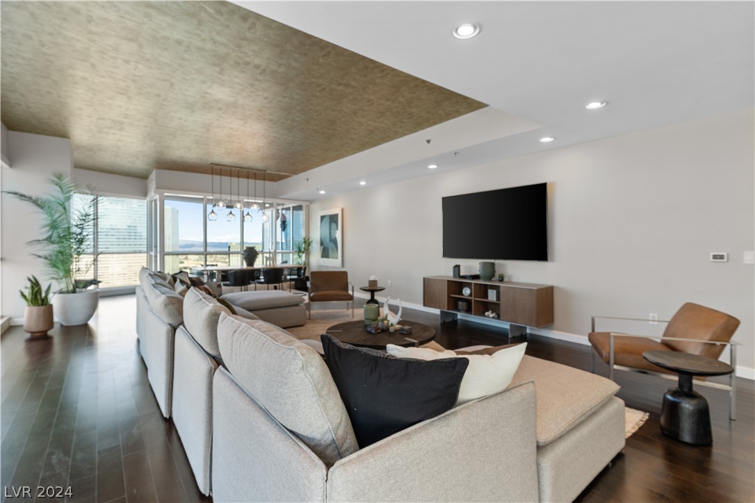 4575 Dean Martin Drive 2912