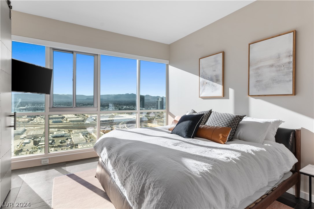 4575 Dean Martin Drive 2912