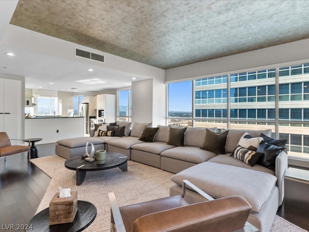 4575 Dean Martin Drive 2912