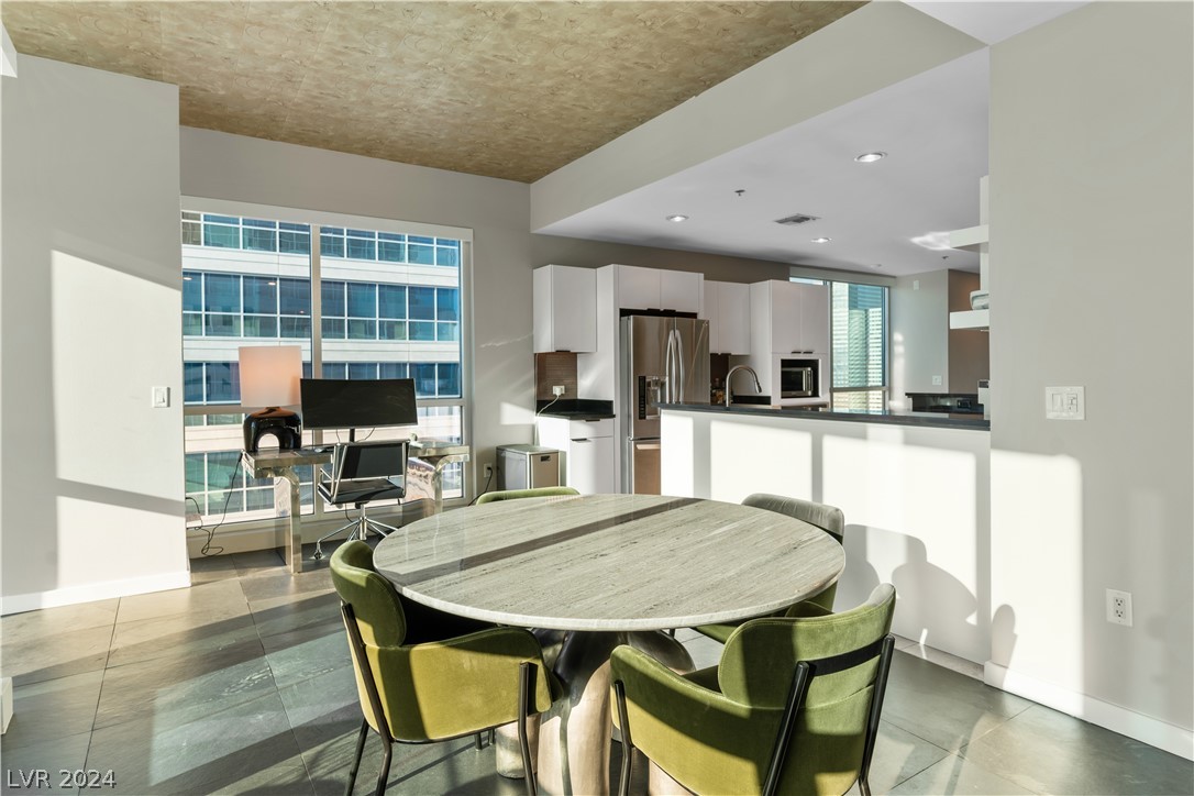 4575 Dean Martin Drive 2912