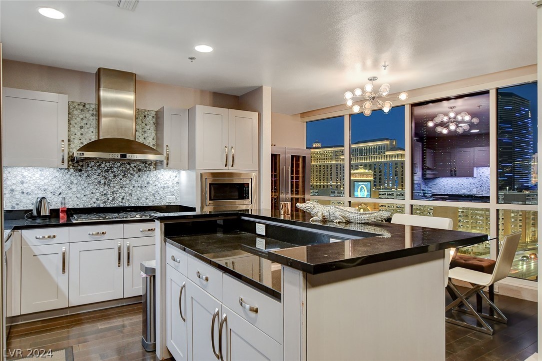4525 Dean Martin Drive 1107