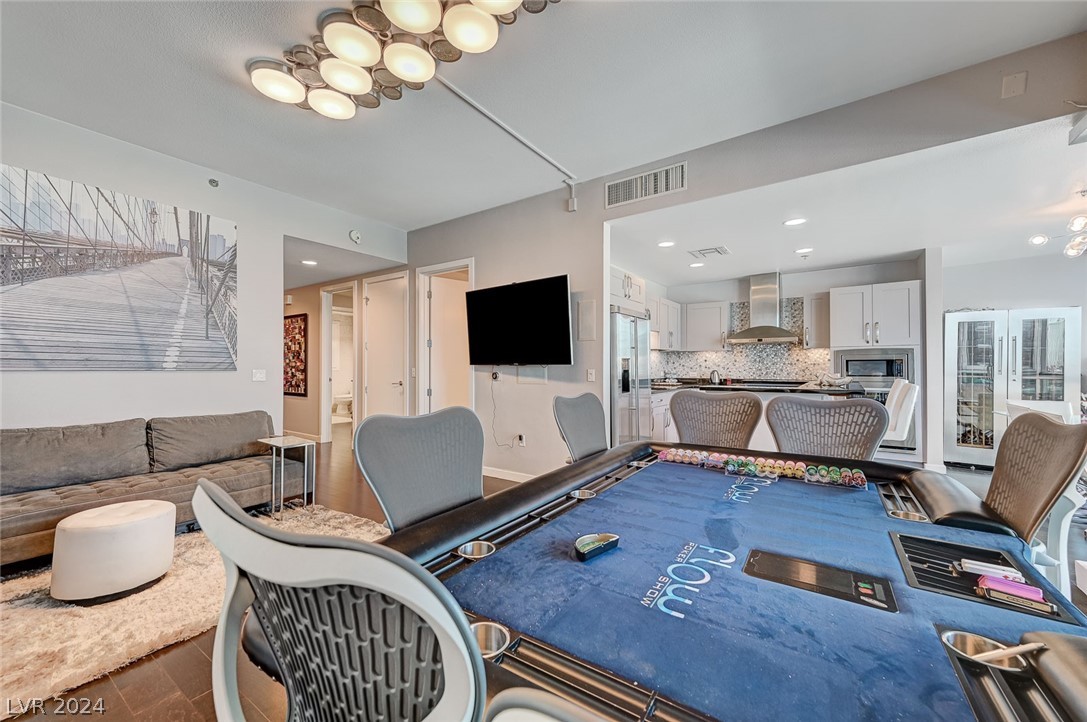 4525 Dean Martin Drive 1107