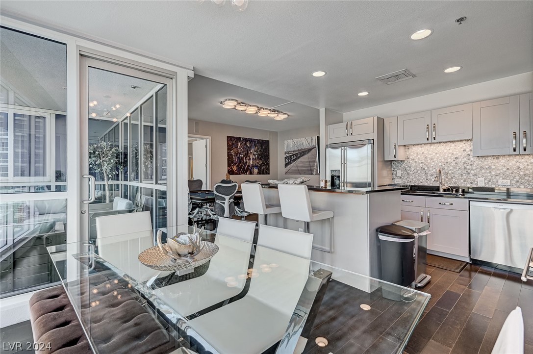 4525 Dean Martin Drive 1107