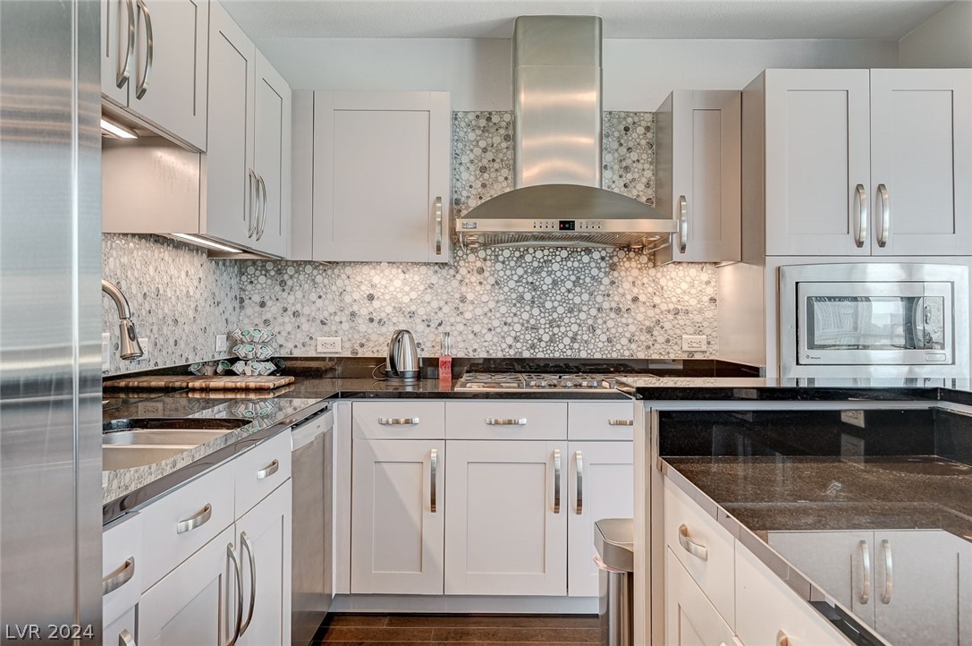 4525 Dean Martin Drive 1107