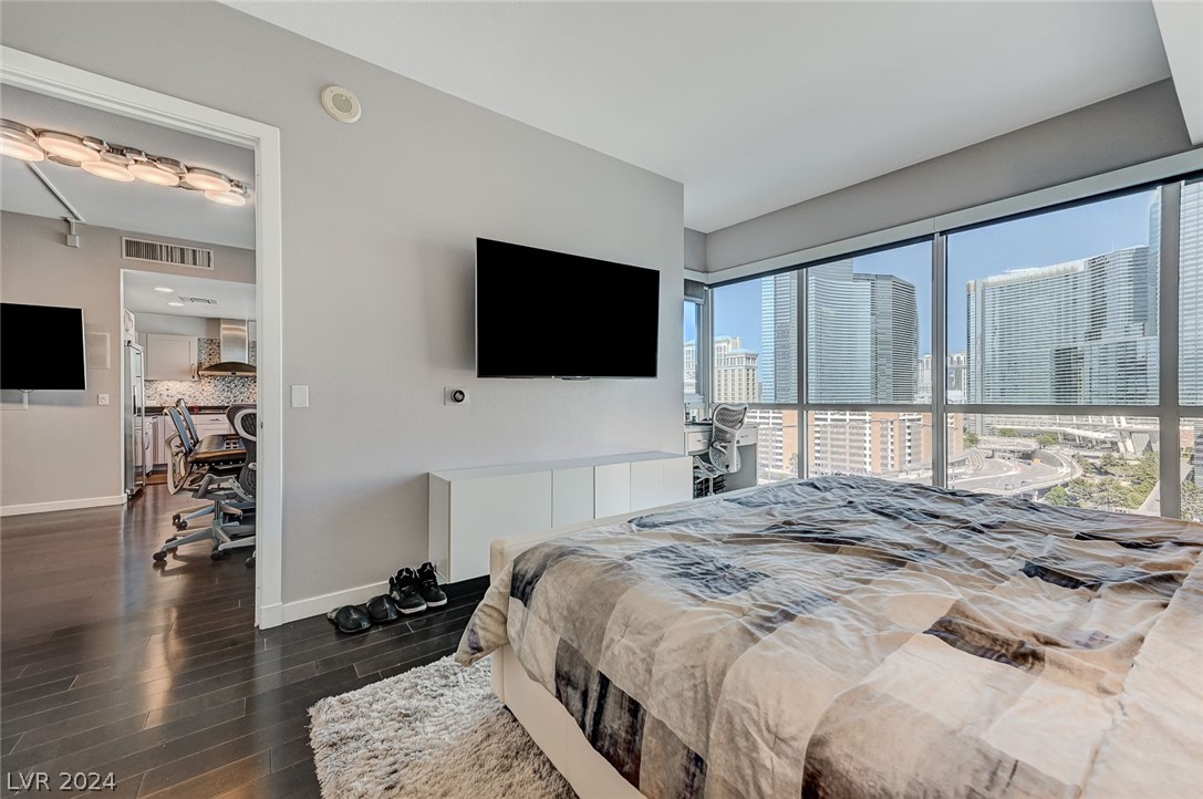 4525 Dean Martin Drive 1107