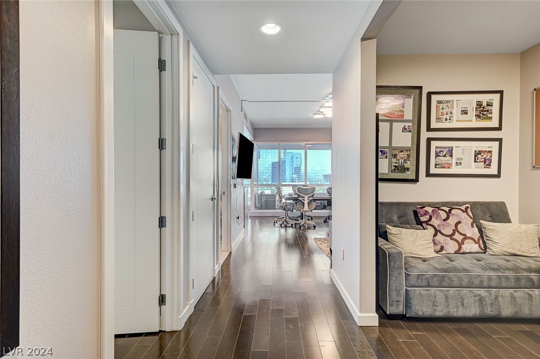 4525 Dean Martin Drive 1107