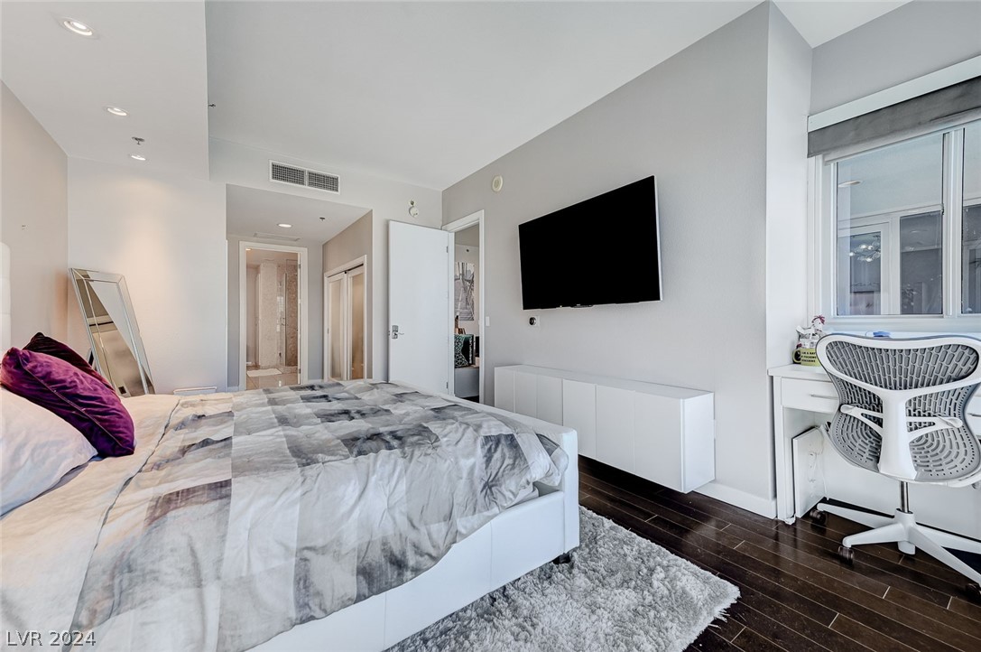 4525 Dean Martin Drive 1107