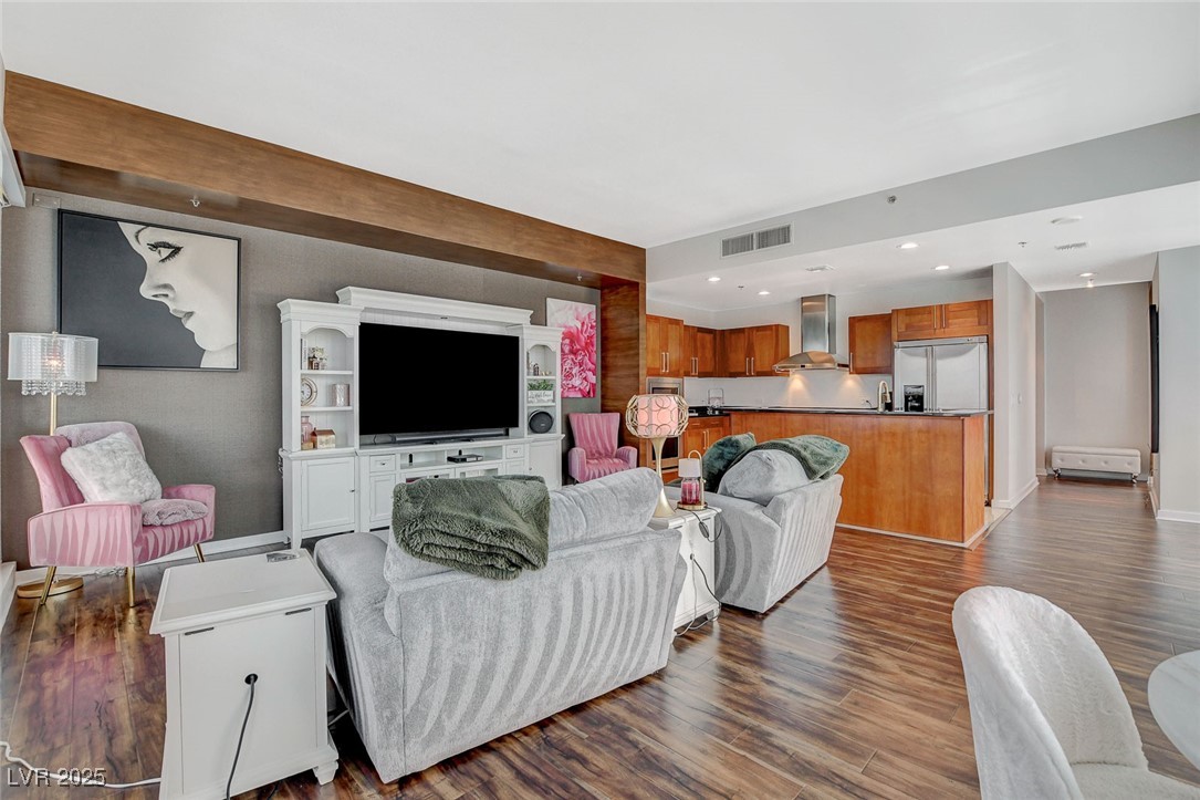 4525 Dean Martin Drive 1100