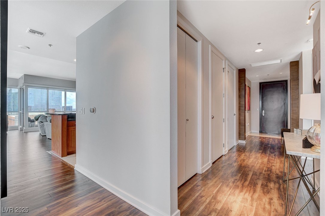 4525 Dean Martin Drive 1100