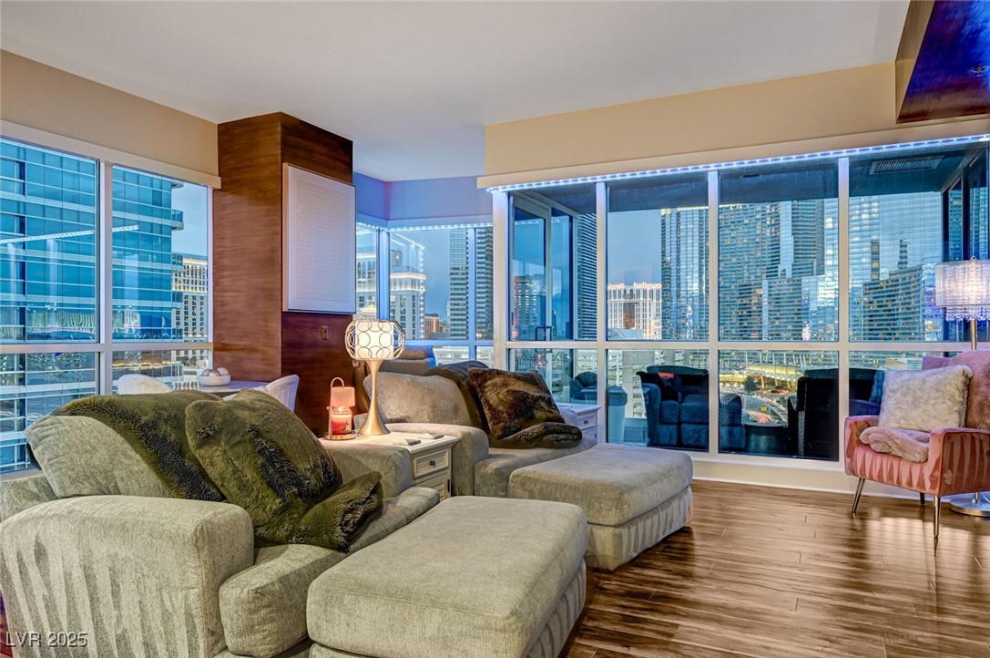 4525 Dean Martin Drive 1100