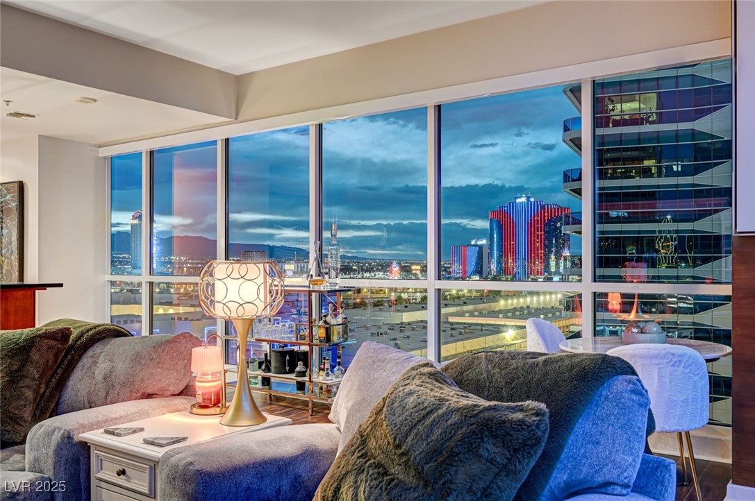 4525 Dean Martin Drive 1100