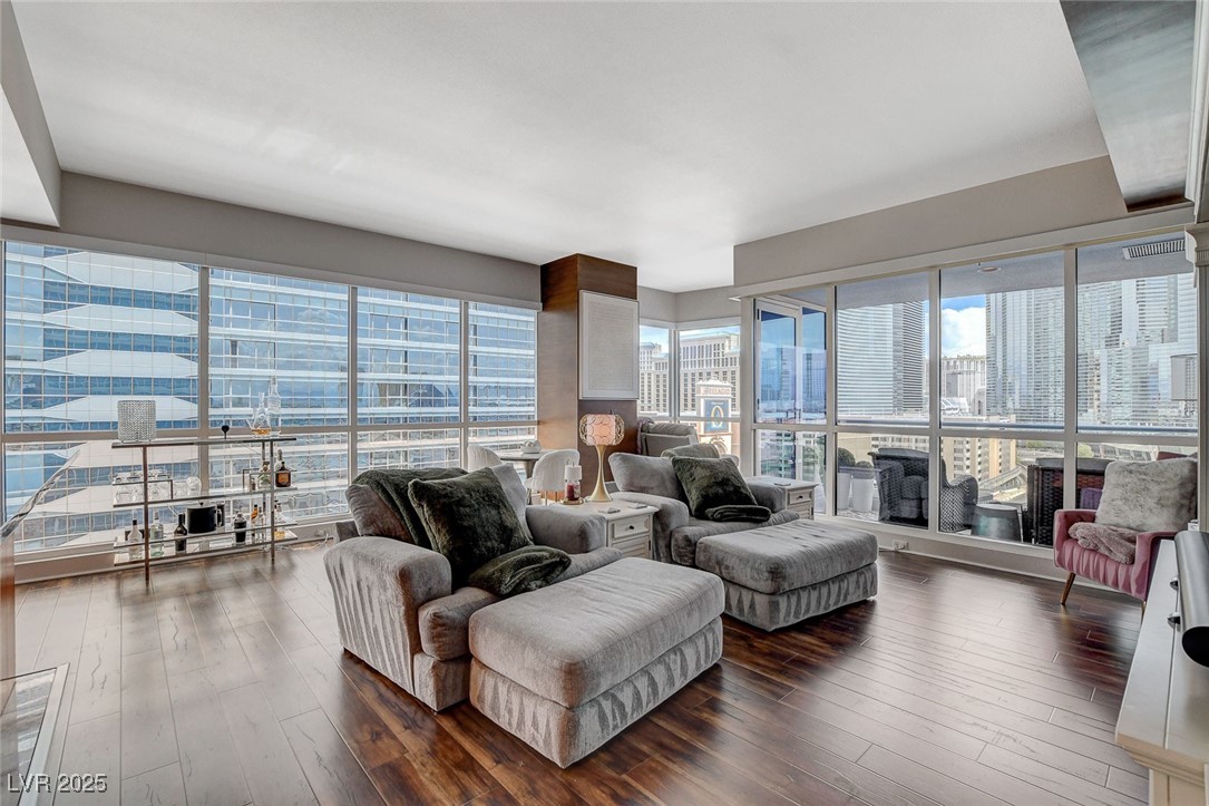 4525 Dean Martin Drive 1100