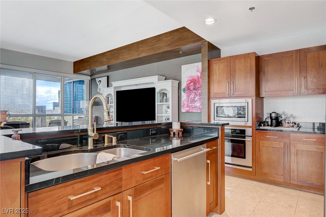 4525 Dean Martin Drive 1100