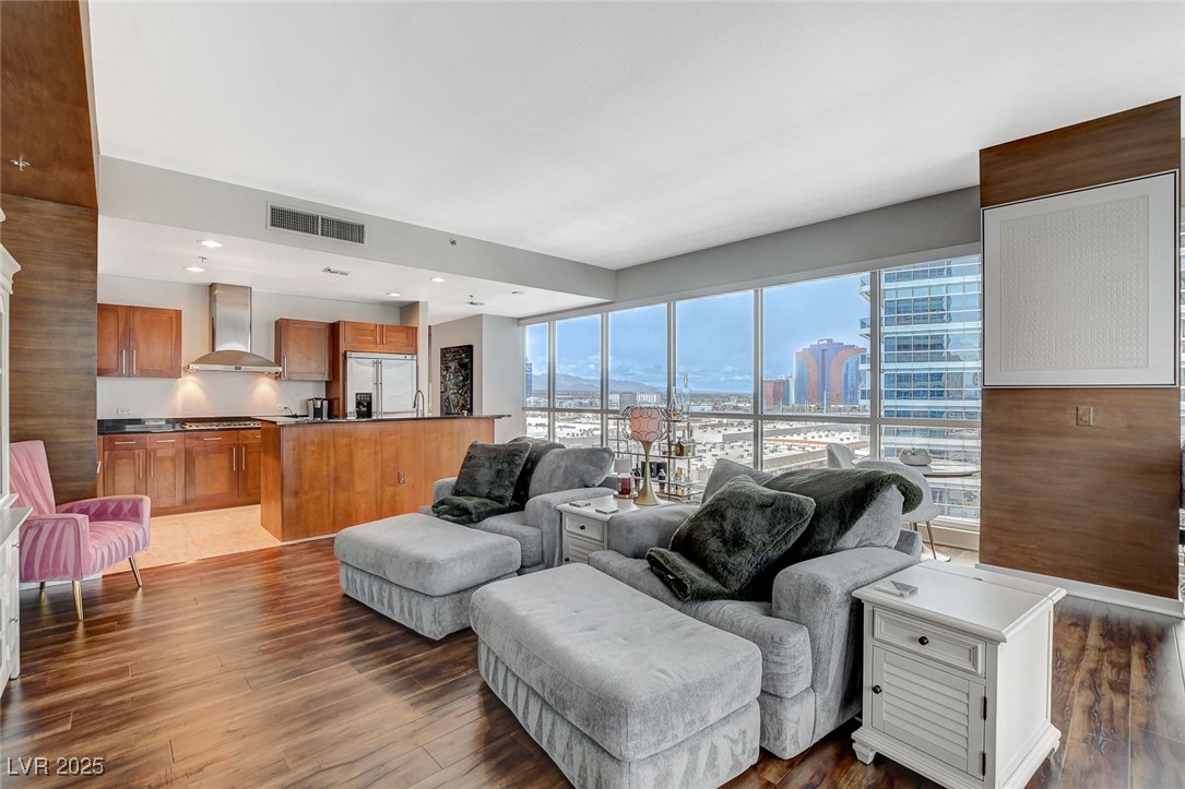 4525 Dean Martin Drive 1100