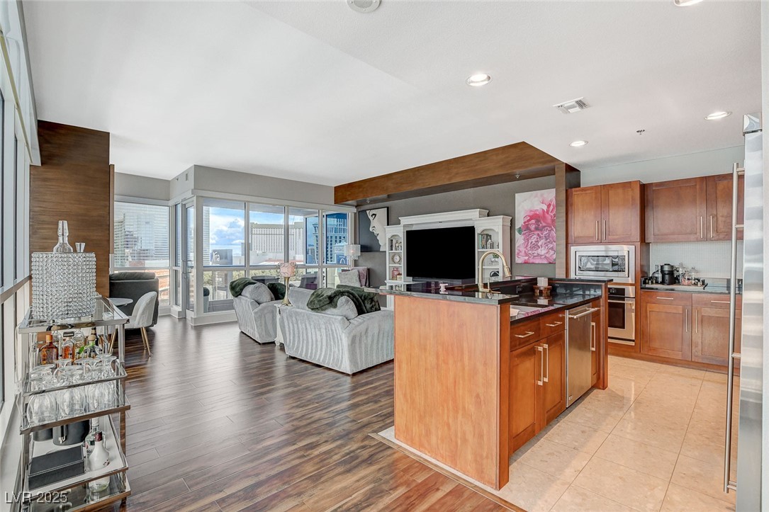 4525 Dean Martin Drive 1100