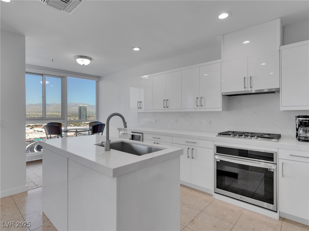 4525 Dean Martin Drive 3006