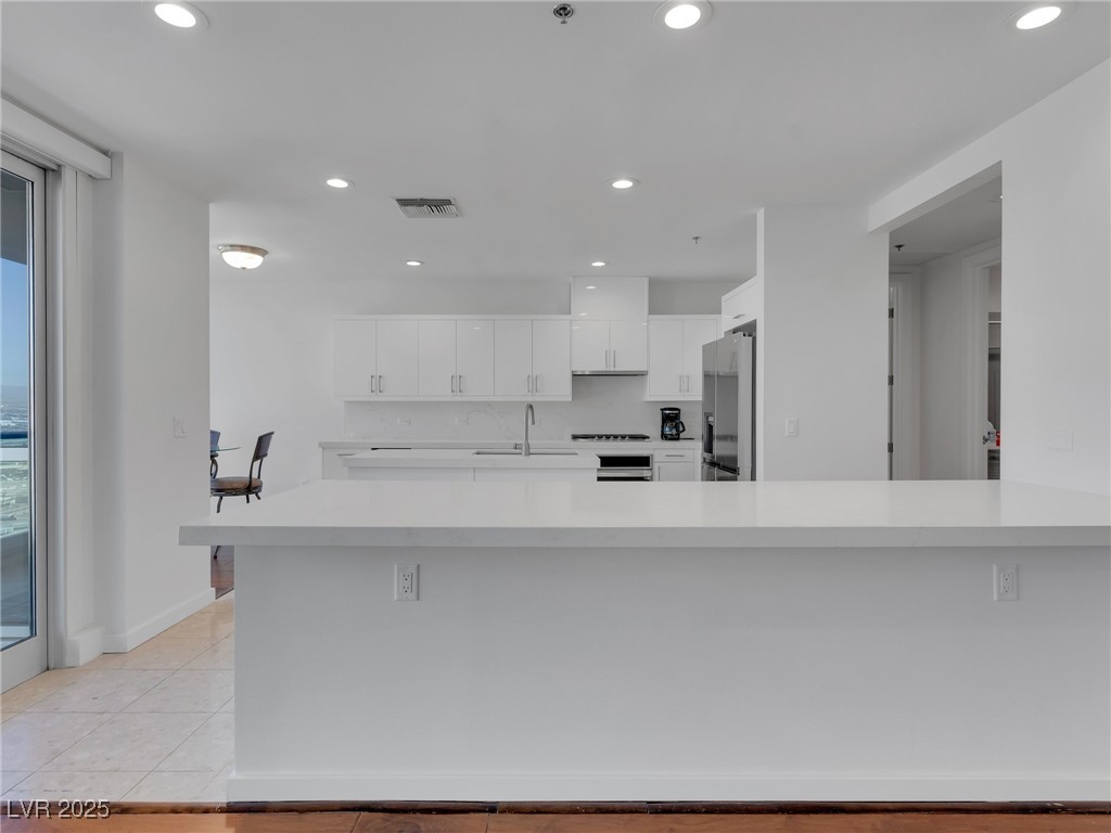 4525 Dean Martin Drive 3006