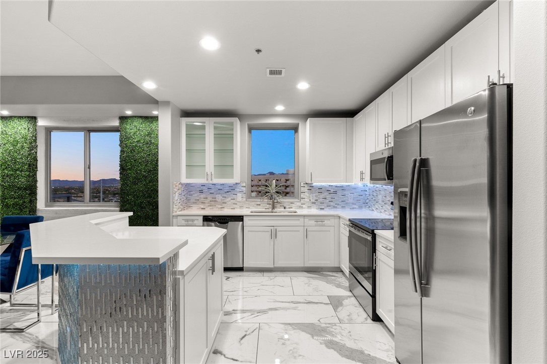 8255 South Las Vegas Boulevard 913