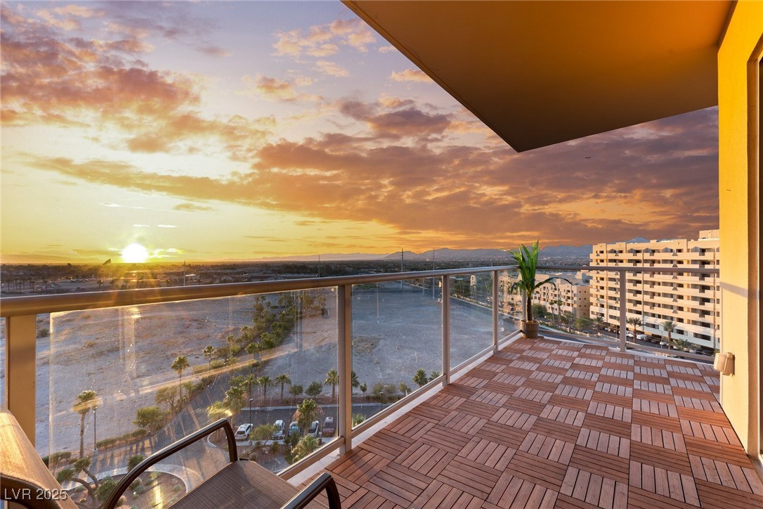 8255 South Las Vegas Boulevard 913